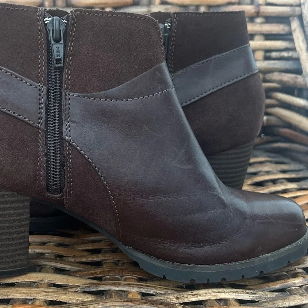 Clarks Women's Mission Parker Boot Size 8W Block Heel Brown Leather Suede Boho